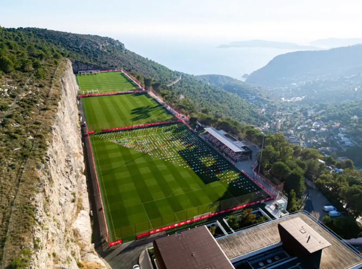 世界上收藏同一俱乐部球衣最多的球迷